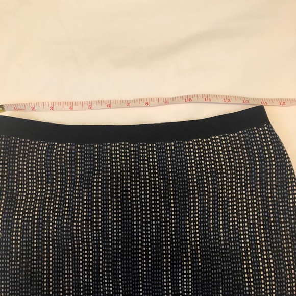 Elie Tahari skirt size 4 - Picture 4 of 7